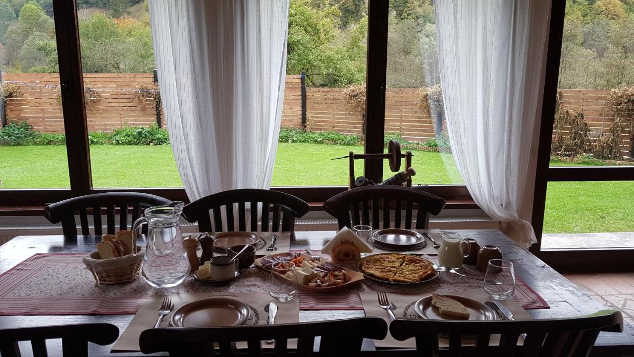 Bed and Breakfast Sura Lu' Vasile. Crivina  Exterior foto