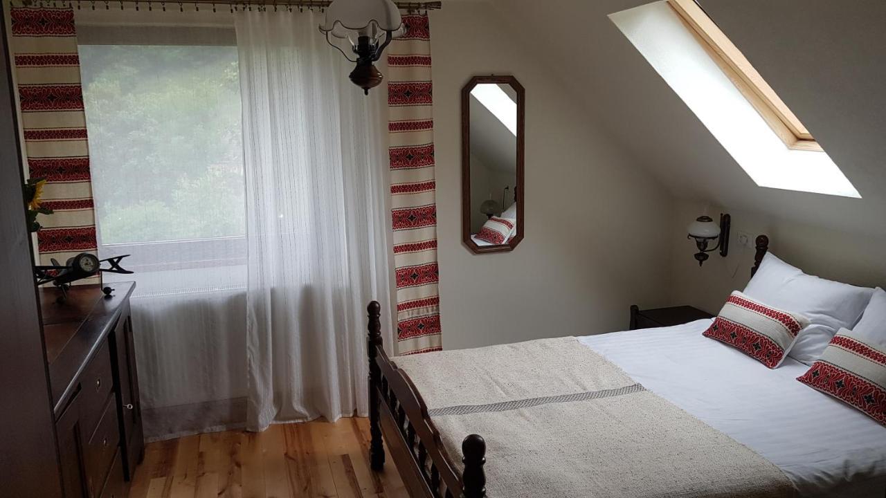 Bed and Breakfast Sura Lu' Vasile. Crivina  Exterior foto