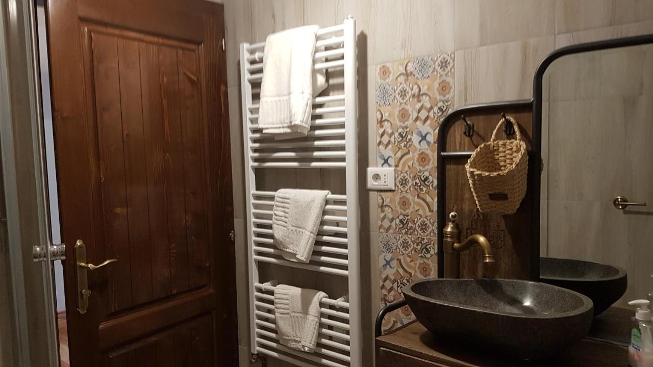 Bed and Breakfast Sura Lu' Vasile. Crivina  Exterior foto